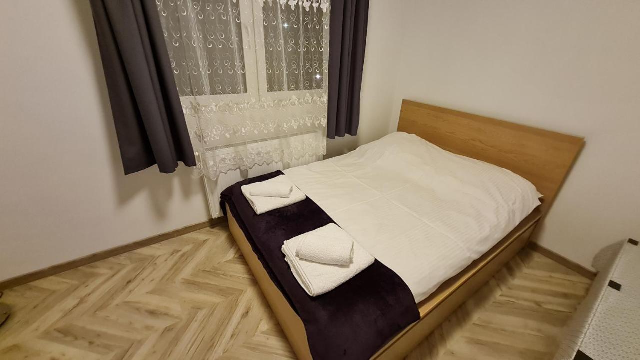 Apartament Cieplice One เยเลเนียกูรา ภายนอก รูปภาพ